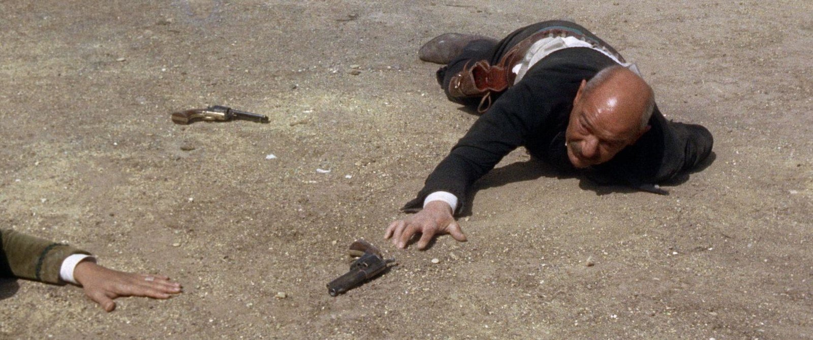 Django - Kreuze im blutigen Sand