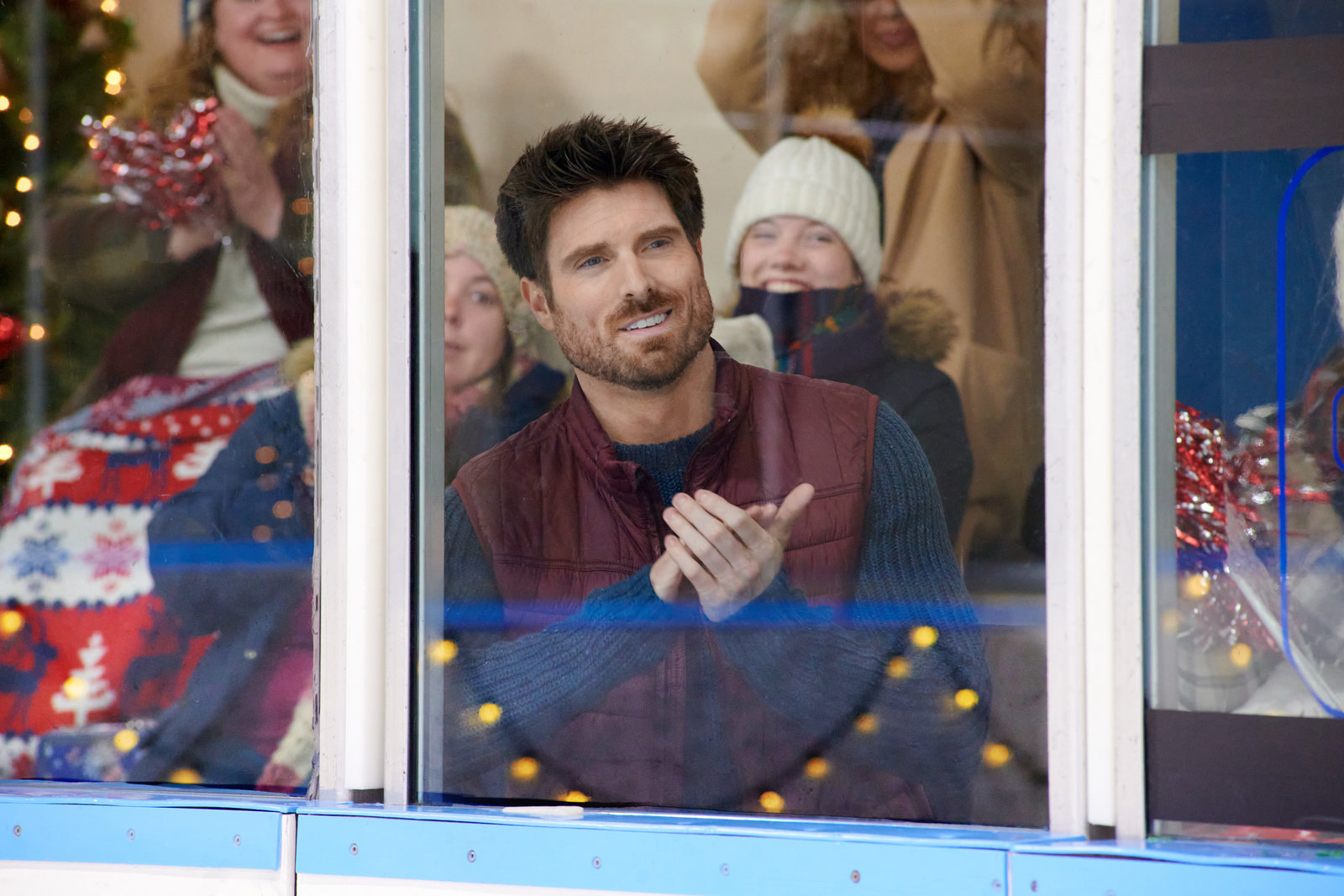 Love on Ice - Weihnachtszauber im Eispalast  (DVD)