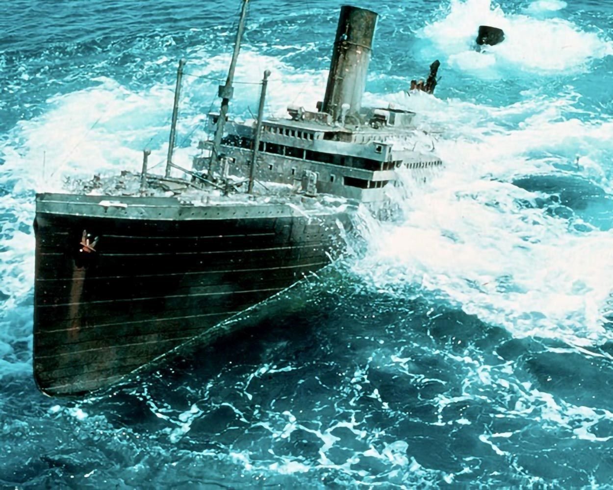 Hebt die Titanic - Remastered Edition (Raise the Titanic) / Spannender Abenteuerfilm nach dem Bestseller von Clive Cussler (Pidax Film-Klassiker)  (Blu-ray Disc)